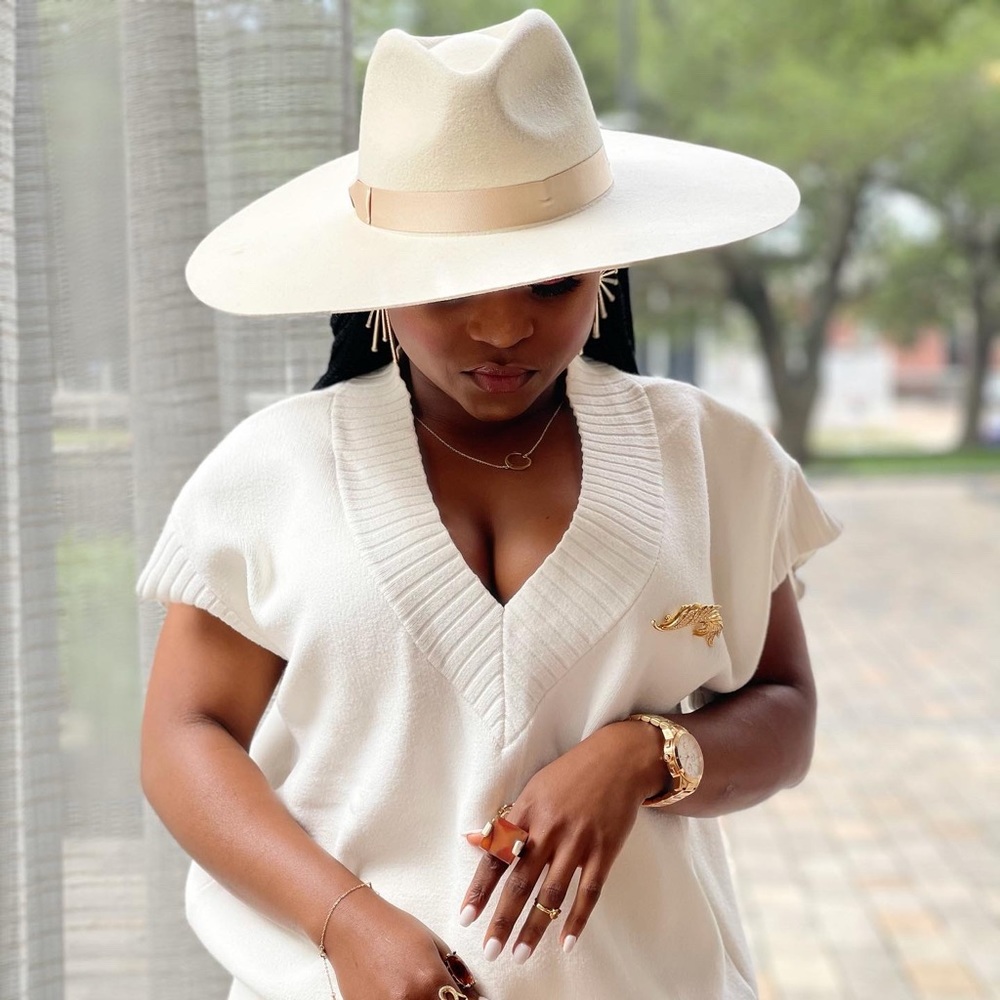 Meet your Posher, Clarisse